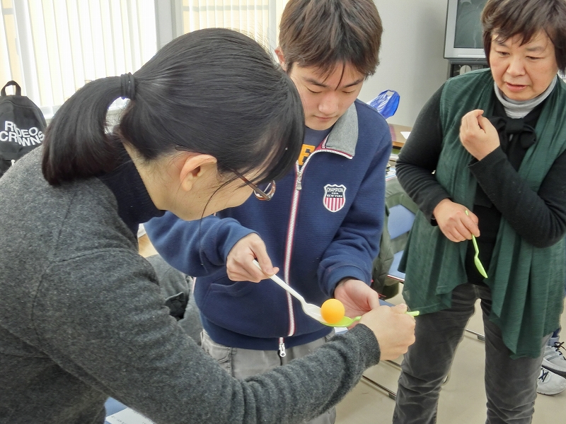 ピンポン玉スプーンリレー 介護福祉士の資格取得 介護士養成なら 吉川福祉専門学校 埼玉県吉川市